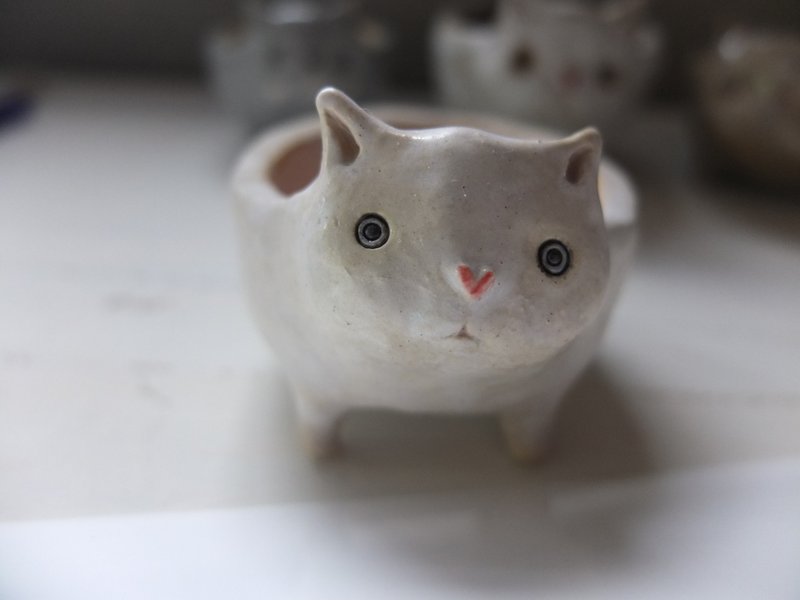 [タオ]猫陶器 - 白猫 - 花瓶・植木鉢 - 陶器 ピンク