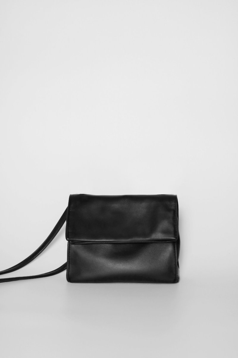 Mate Leather 【人氣選擇】原創設計 羊皮半折軟皮包 手工包 方形 - 側背包/斜孭袋 - 真皮 黑色