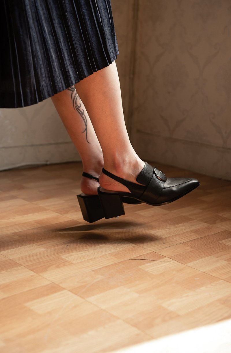 Retro metal circle square chunky heel black - รองเท้าส้นสูง - หนังแท้ สีดำ