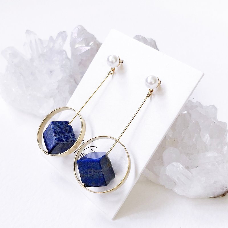 皇室的深藍 青金石 水晶 防敏感耳環 - 耳環/耳夾 - 寶石 白色