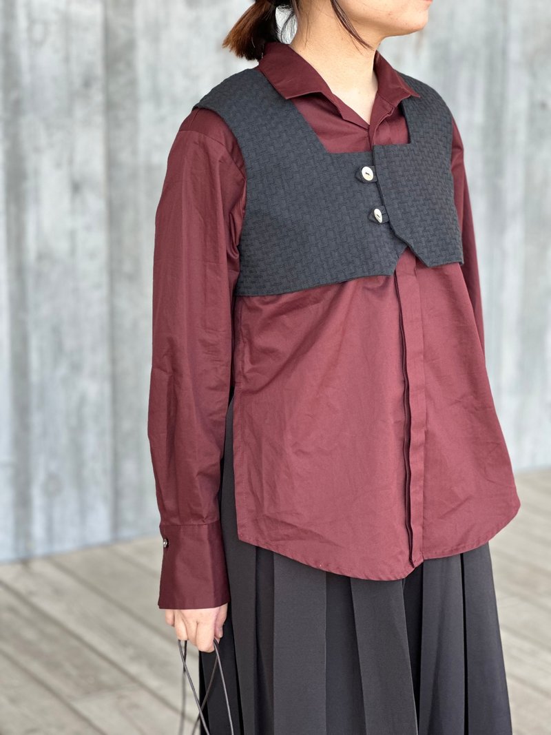 Sew in Silence burgundy reverse collar side slit shirt - Women's Shirts - Cotton & Hemp 