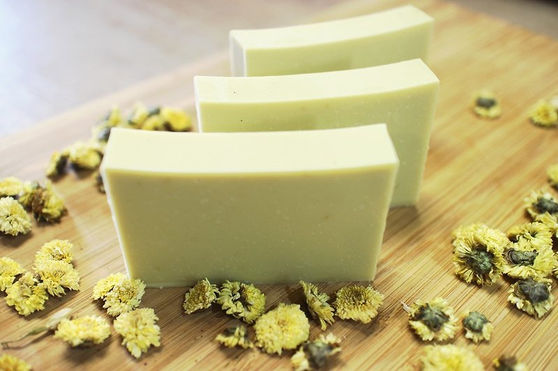 [Leian Bo] Chamomile skin-friendly soap. Natural handmade soap. No added. No fragrance. Baby with - Nail Care - Other Materials Green