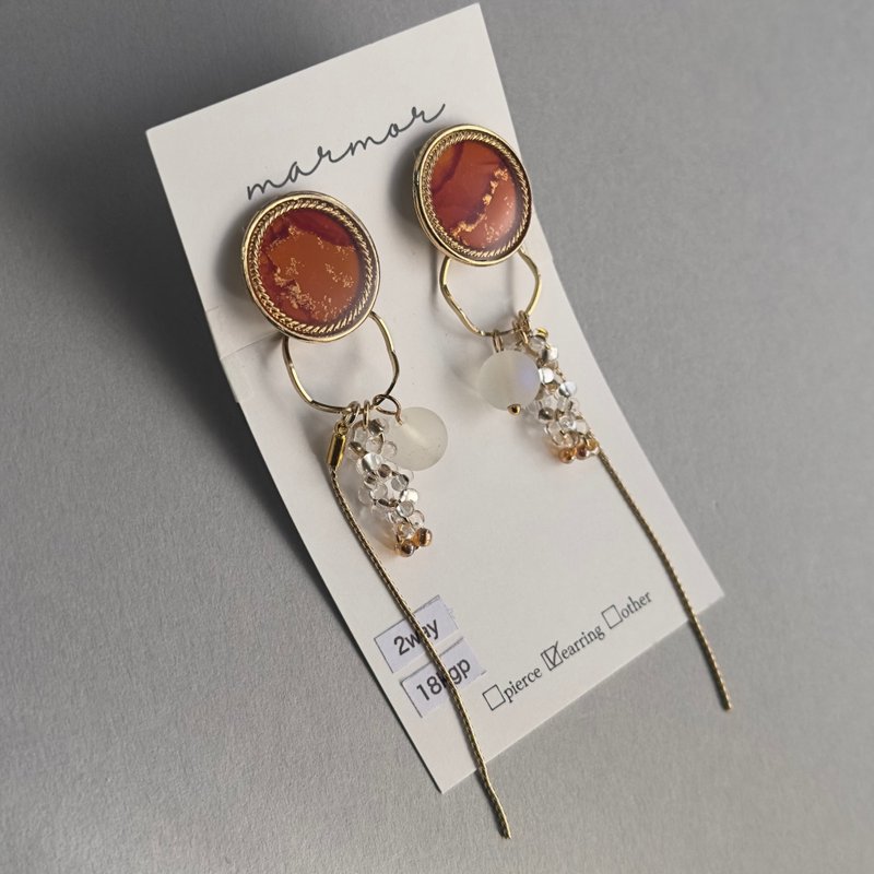 【1点のみ】2way  オレンジ　アルコールインクアート　イヤリング　18kgp　ロング　ゴールド　人と被らない　世界で一つ　金属アレルギー対応　シンプル - 耳環/耳夾/耳骨夾 - 樹脂 橘色