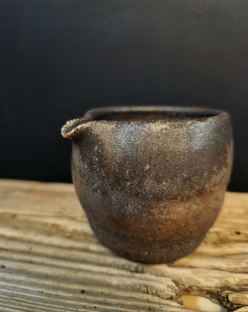 Wood-fired pottery tea sea/fair cup/even cup - ถ้วย - ดินเผา สีดำ