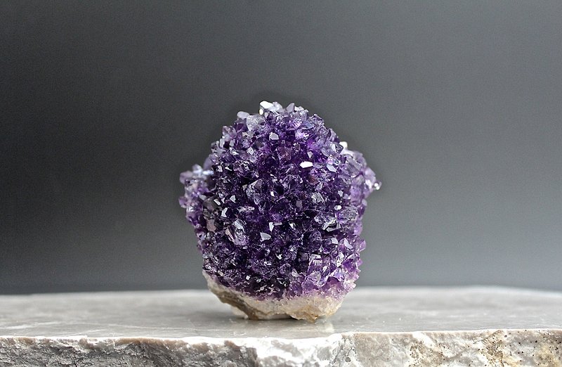 Stone Plant SHIZAI-Amethyst Raw Ore-With Base - Items for Display - Crystal Purple