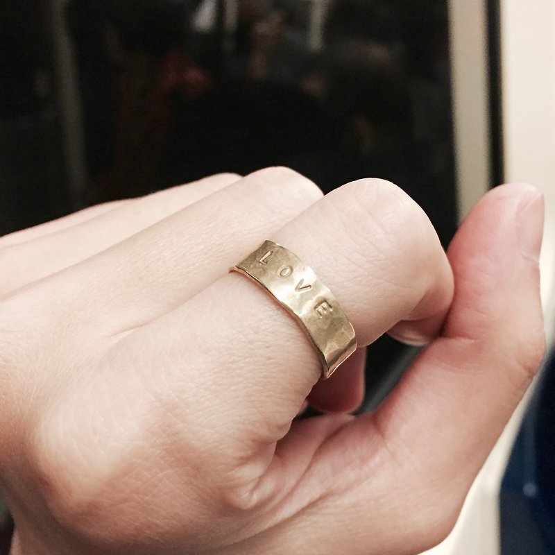 Brass word ring or type C ring - แหวนทั่วไป - โลหะ สีทอง