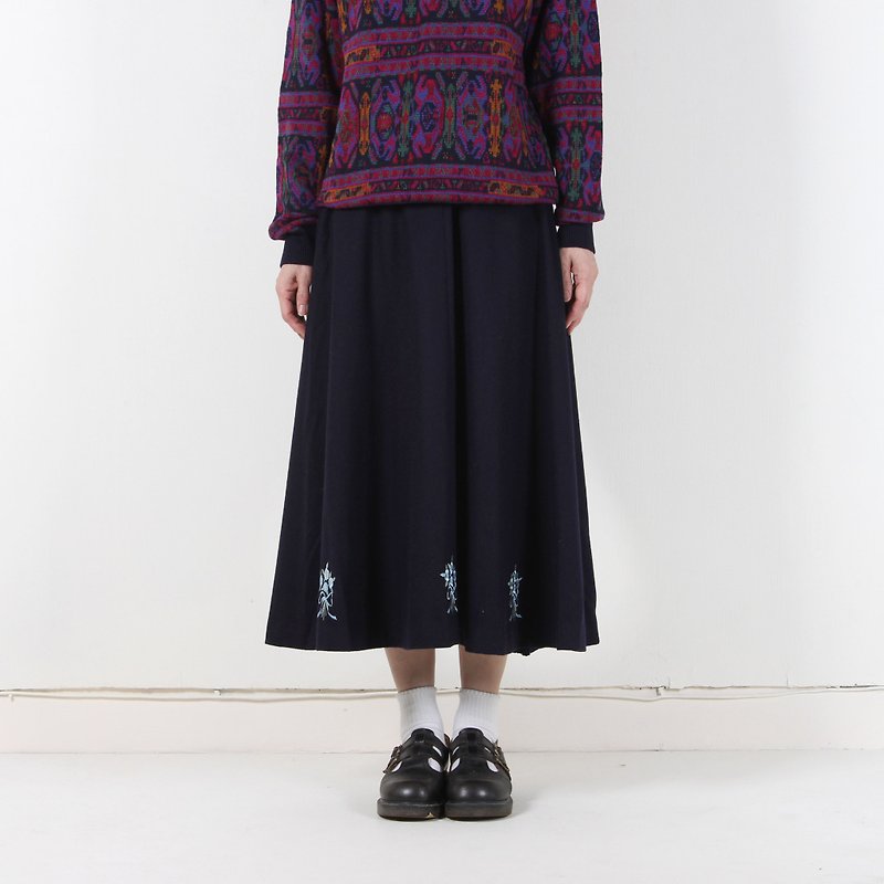 [Vintage] egg plant star bouquet embroidery vintage wool round dress - Skirts - Wool Black