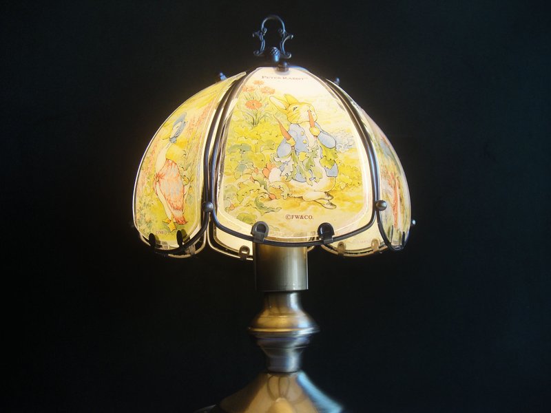 [OLD-TIME] Early second-hand Peter Rabbit glass table lamp - โคมไฟ - วัสดุอื่นๆ 