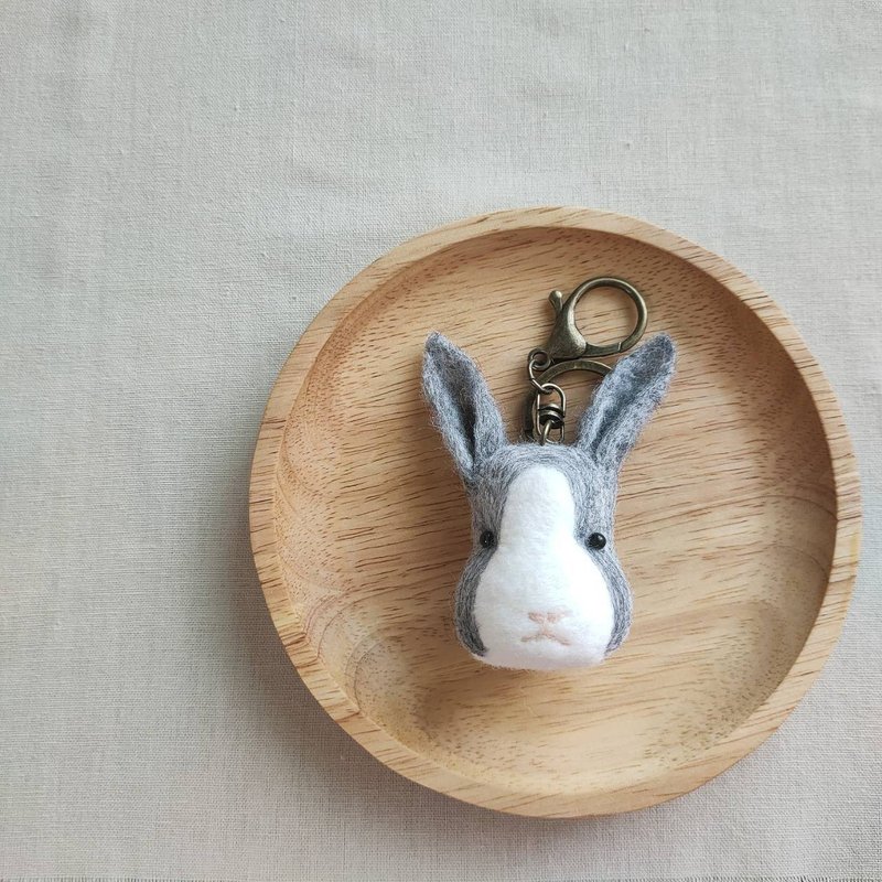 【手作DIY】羊毛氈兔子吊飾材料盒 線上教學材料包 - 編織/刺繡/羊毛氈/縫紉 - 羊毛 多色
