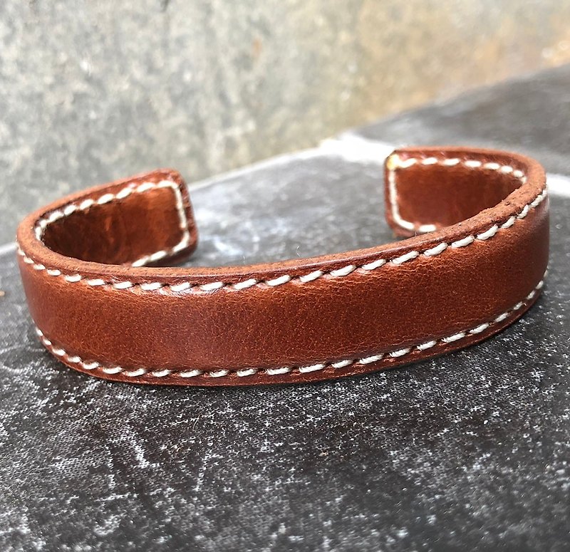 Every day can be concave hard leather ring bracelet leather jewelry accessories can be branded Color dark coffee - สร้อยข้อมือ - หนังแท้ สีนำ้ตาล