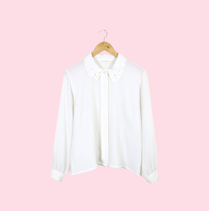 バックグリーンへ::日本慎重なエレガントなシルクのシャツの襟ホワイトカラーのバスケットは空隠す暗いボタンヴィンテージ（JS-15） - シャツ・ブラウス - シルク・絹 ホワイト