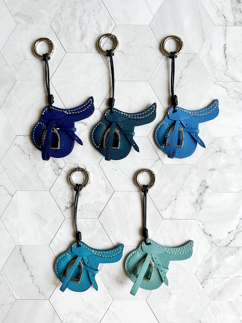 Original handmade leather sheepskin saddle pendant | Keychain - Keychains - Wool 