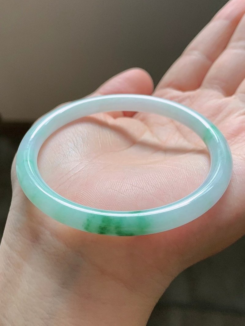 冰種 天然翡翠 緬甸 A玉 玉鐲 • 糯冰種飄花翡翠圓鐲 - 手鍊/手環 - 玉石 綠色