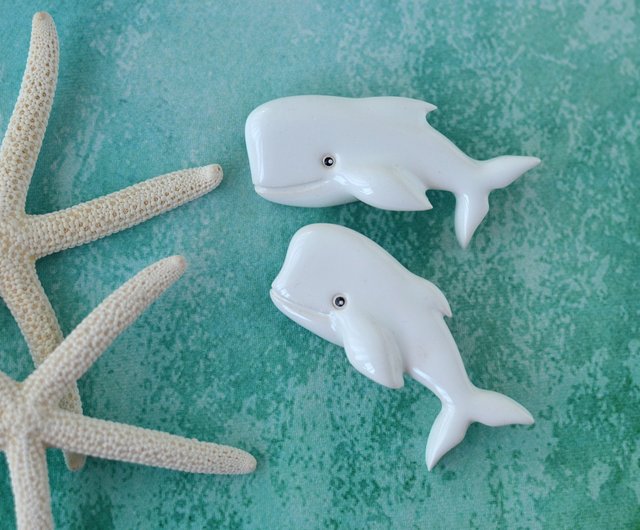 白い陶器のシロイルカの置物 白い陶器のシロイルカの置物 , 陶芸家リュドミラ・アルヒポワ - 置物