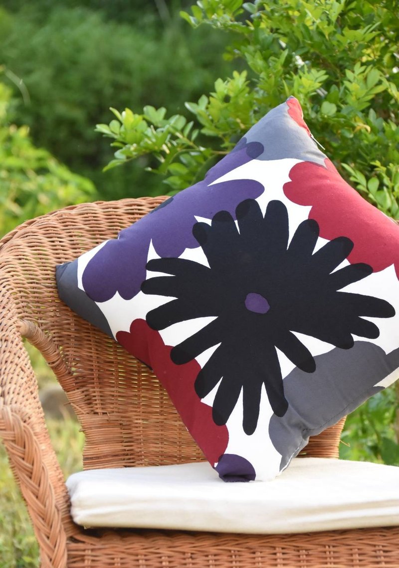 Japanese cotton/big flower design pillow - Pillows & Cushions - Cotton & Hemp Multicolor