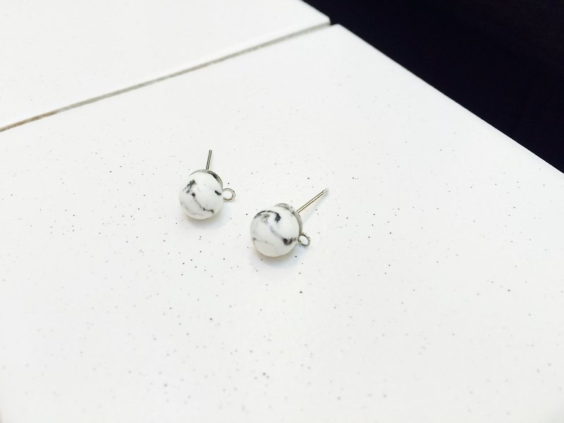 Each necessarily enjoy all handmade earrings / ear clip marble sphere rendering minimalist black and white ink - Earrings & Clip-ons - Clay Silver