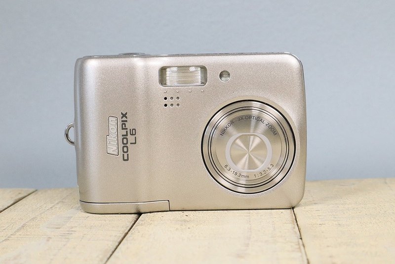 【完動品】 Nikon coolpix L6 コンパクトデジタルカメラ S/N 20516939     P021 - 相機/拍立得/底片相機 - 其他金屬 銀色