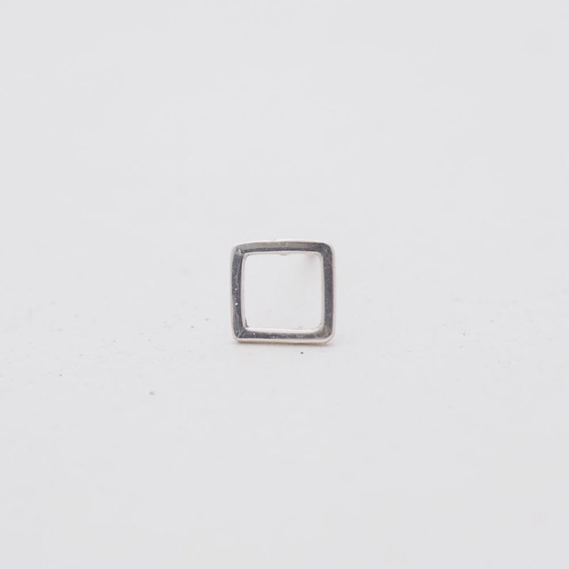 Simple design square line sterling silver earrings (single in) - ต่างหู - เงินแท้ สีเงิน