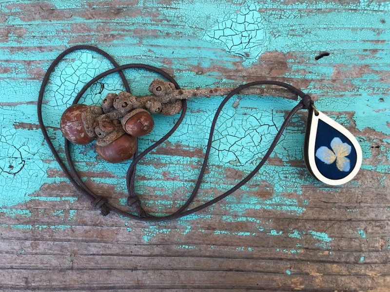 Cyanotype Hydrangea Drop Necklace - Necklaces - Wood Blue