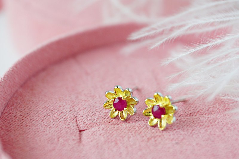 Stud Earrings Natural Ruby Silver925 Flower earrings - 耳環/耳夾 - 純銀 紅色