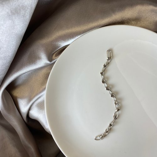 S MAL。飾物金屬藝術實驗室 簡約銀圈手鍊