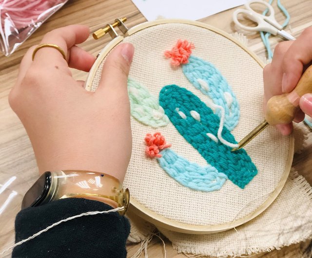 Russian Embroidery] Essential tools for beginners (all). Embroidery with  one pen - Shop DIY School Knitting, Embroidery, Felted Wool & Sewing -  Pinkoi