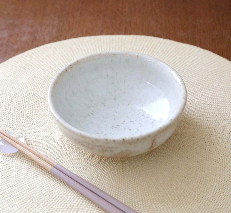 藁灰釉の平小鉢 - 碗 - 陶 卡其色