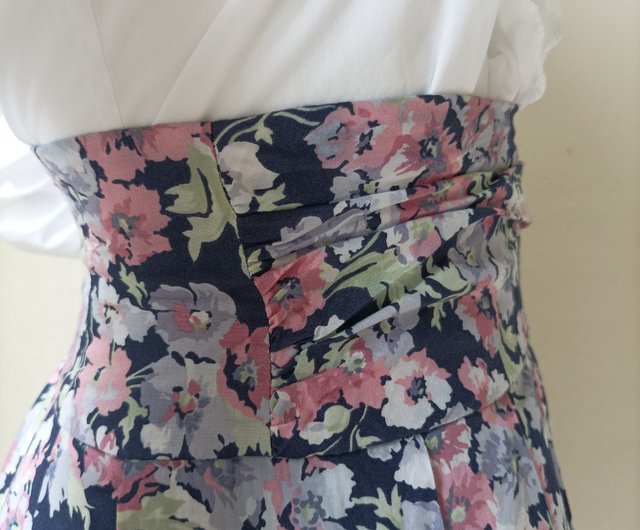 Vintage Laura Ashley Mini Skirt Size 7A Japan waist 24