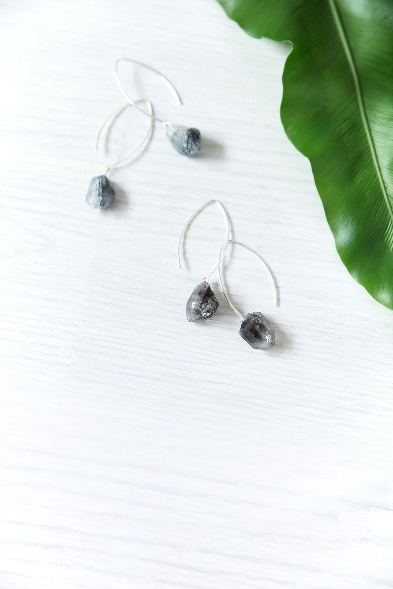 Smoky quartz / Tourmalinated quartz 952 silver earring - Earrings & Clip-ons - Gemstone Gray