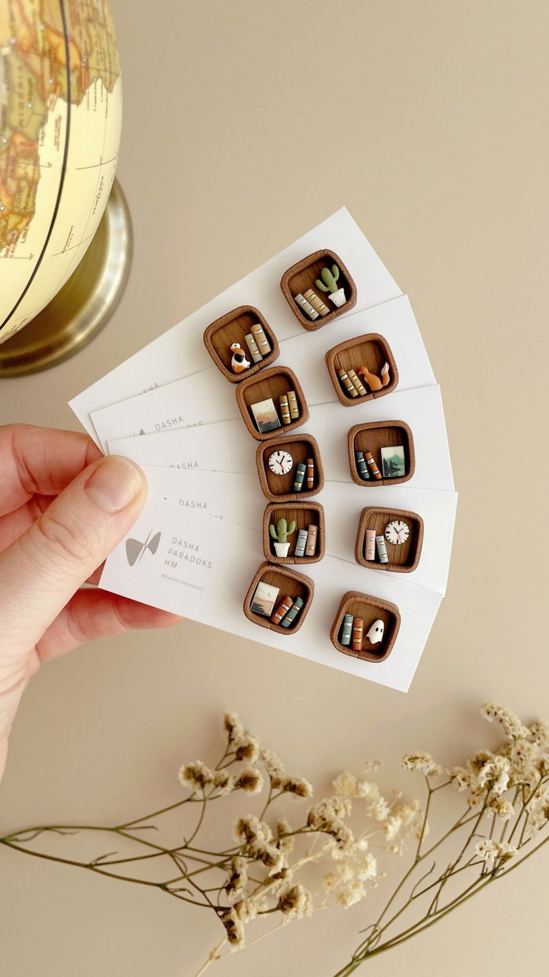 Brown Bookcase Stud Earrings, Square-shaped stud earrings - 耳環/耳夾/耳骨夾 - 其他材質 咖啡色