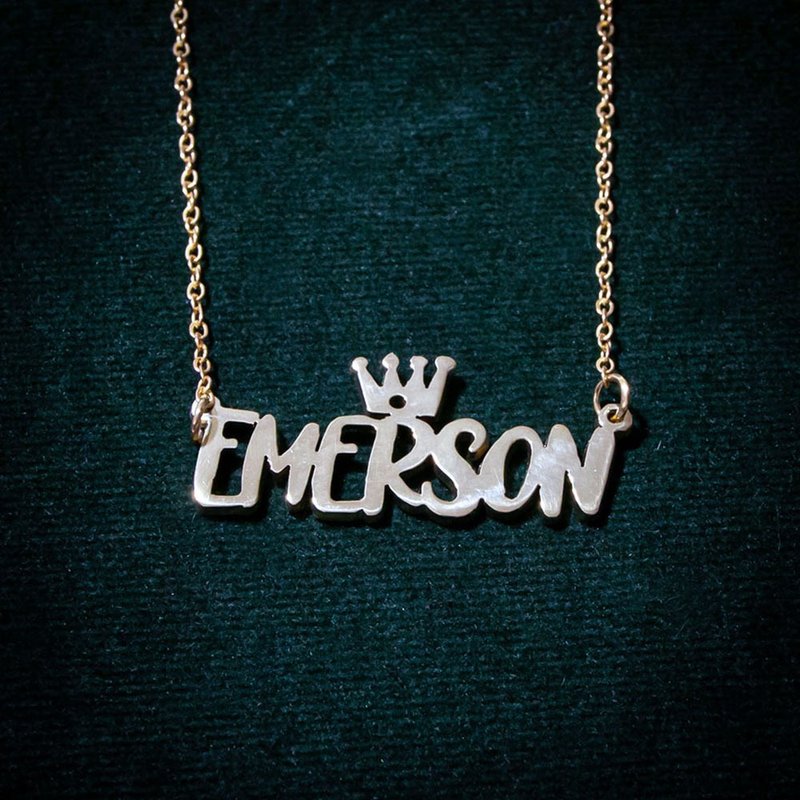 Made to order - Customize name necklace with small crown - 項鍊 - 銅/黃銅 銀色