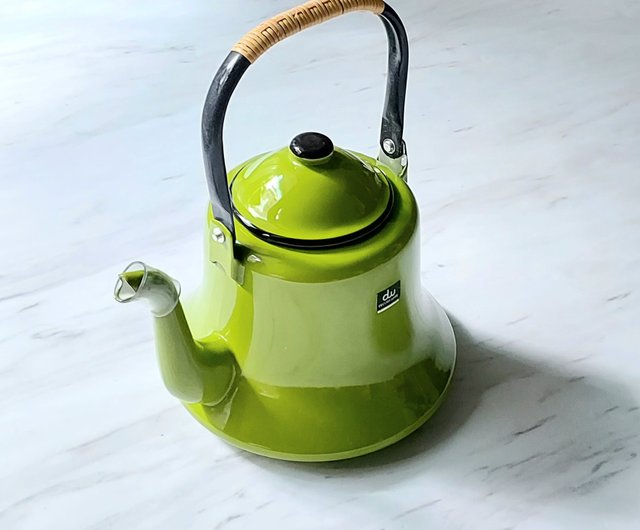 Showa era • Rattan handle • Matcha green enamel kettle • Camping coffee pot  - Shop yesterdaynicethings Pitchers - Pinkoi