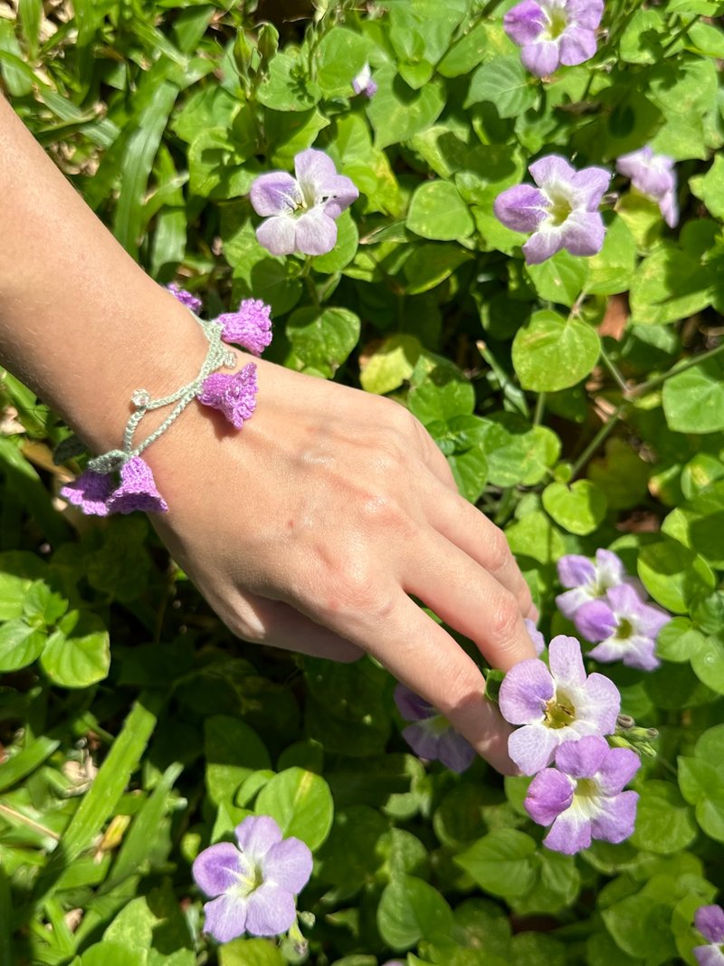 Lily of the valley crochet bracelet LILAC - 手鍊/手環 - 繡線 紫色