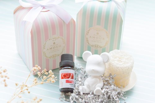 幸福朵朵 婚禮小物 花束禮物 AMOUR條紋盒裝 抱心小熊擴香石(附精油)
