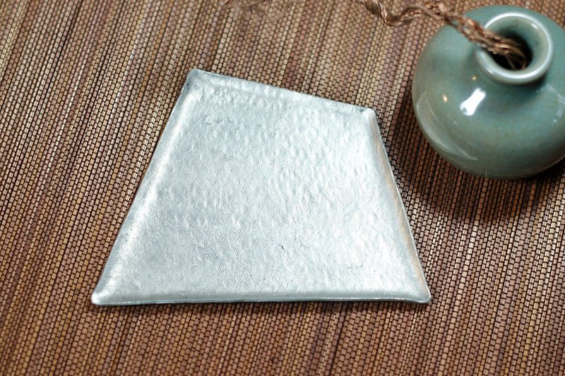 Handmade White Tin Quadrilateral Coaster