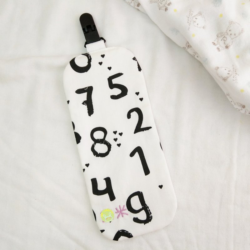 Black and white handwritten numbers. Double-sided cotton handkerchief / handkerchief holder (name can be embroidered) - ผ้ากันเปื้อน - ผ้าฝ้าย/ผ้าลินิน สีดำ