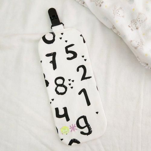 QQ rabbit 手工嬰幼兒精品 彌月禮盒 黑白手寫數字。雙面純棉手帕 / 手帕夾 (可繡名字)