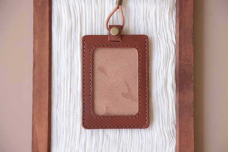 [Sold Out] Walnut Brown Straight | Double Vegetable Tanned Leather Identification Card Cover | GO - ที่ใส่บัตรคล้องคอ - หนังแท้ สีนำ้ตาล