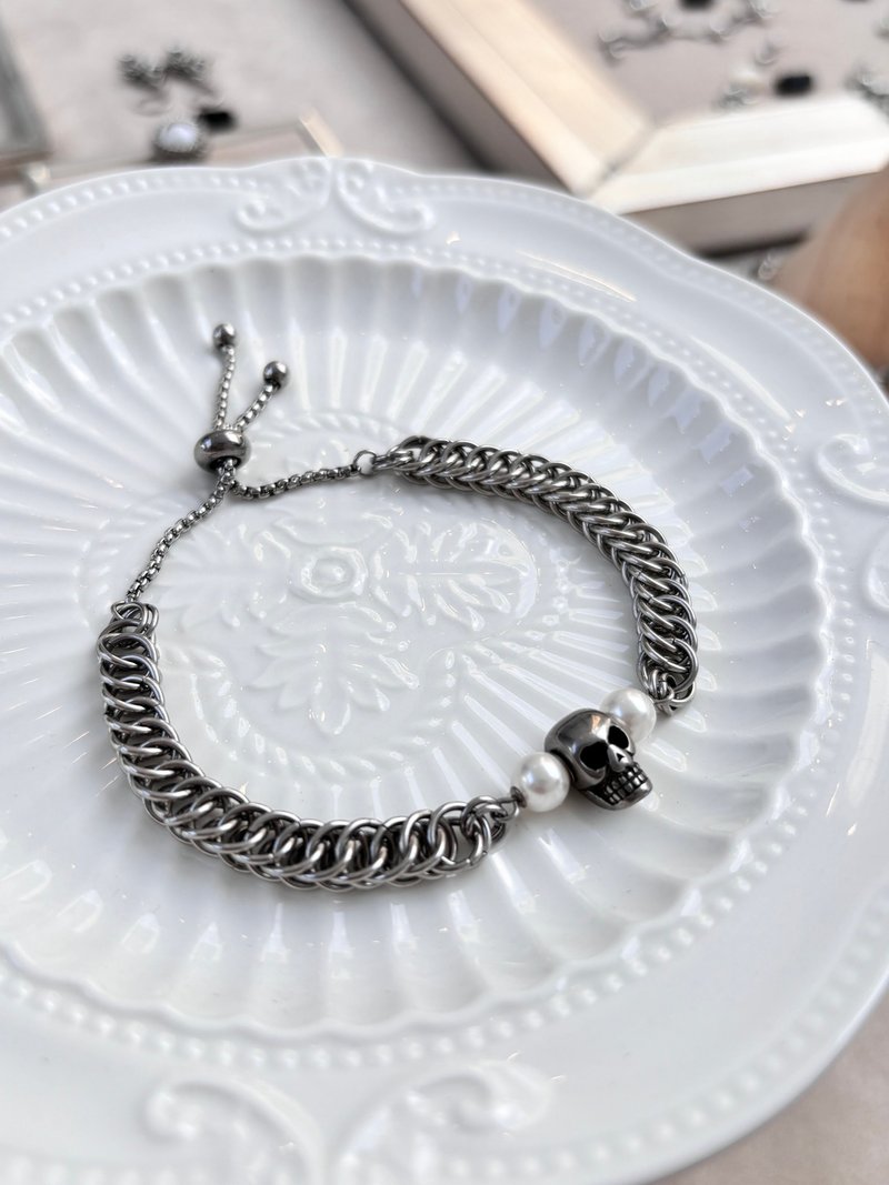 Pearl skull Stainless Steel bracelet bracelet - สร้อยคอ - สแตนเลส สีเงิน