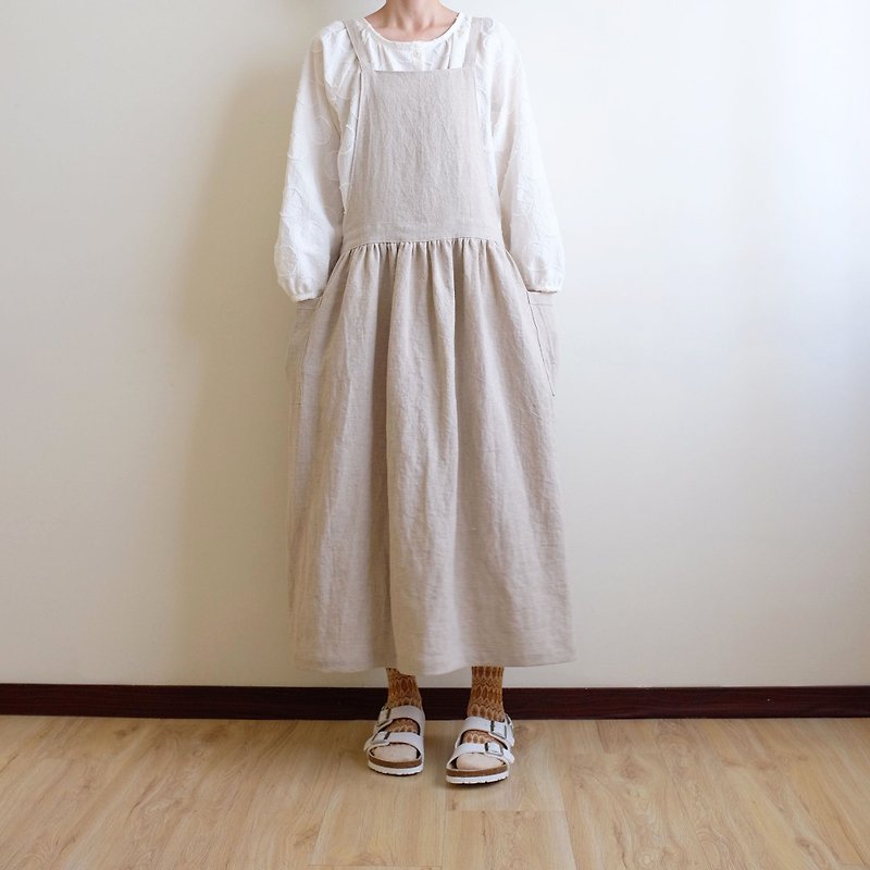 Daily hand-made clothes live in the heart of the little girl retro natural color bandage work apron linen
