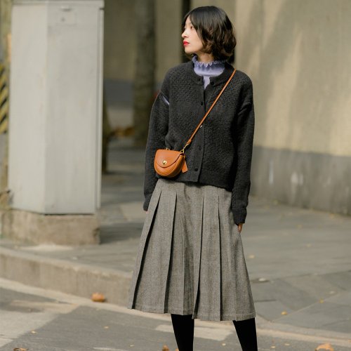 Grey herringbone dark plaid skirt | skirt | winter | wool