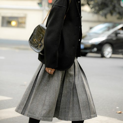 Grey herringbone dark plaid skirt | skirt | winter | wool