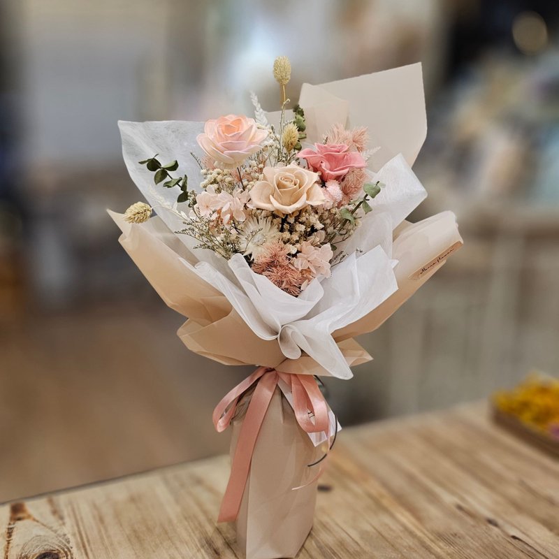 溫柔奶茶色永生玫瑰花束 小 快速出貨 - 乾燥花/永生花 - 植物．花 卡其色