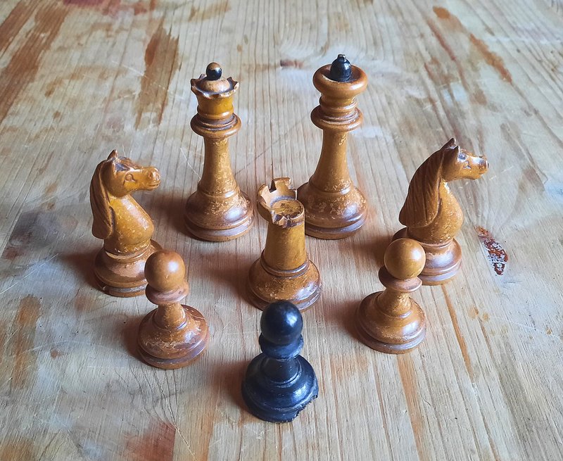 Tsarist Russian chess pieces antique — old weighted chess pieces XIX century - 桌遊/牌卡 - 木頭 