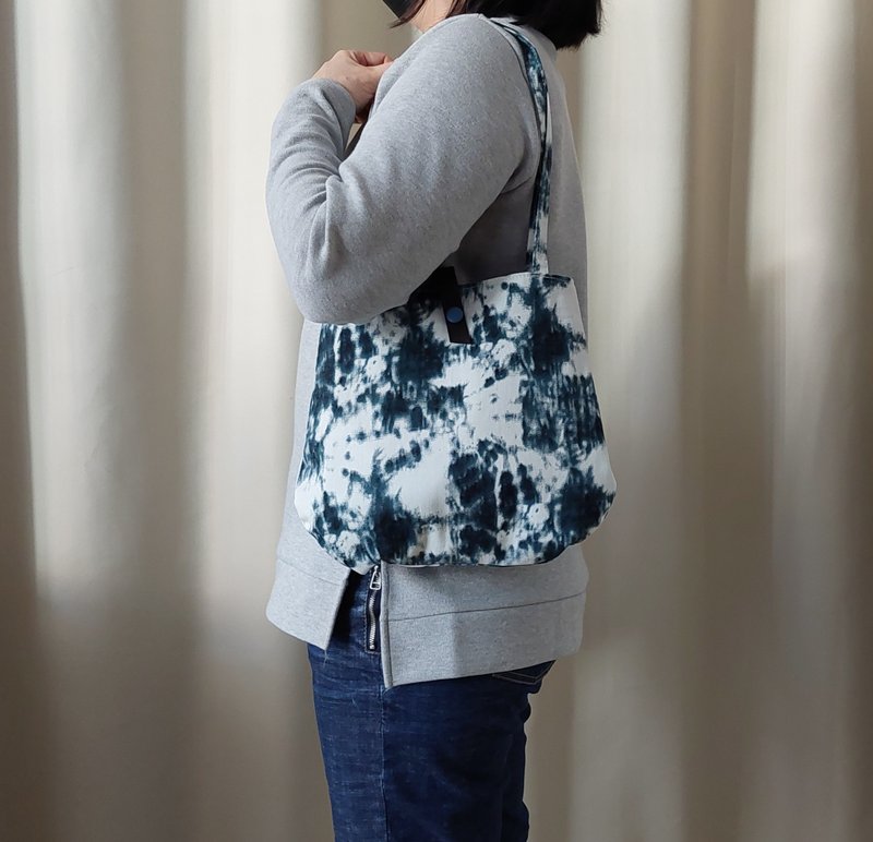 [MY. Handmade] side backpack / tote bag ~ blue dyed ink painting - Handbags & Totes - Cotton & Hemp Blue