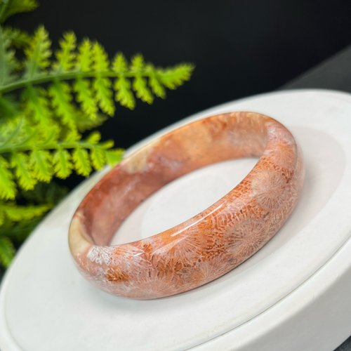 WANZAMGOK 精品 橘粉珊瑚玉手鐲 62MM 冰潤高瓷玉化 太陽花鳳尾紋 平安順遂