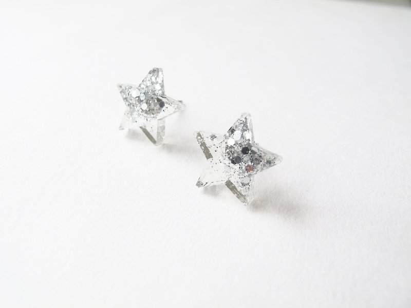 ＊Rosy Garden＊Silver colour Star resin earrings - ต่างหู - วัสดุอื่นๆ สีเงิน