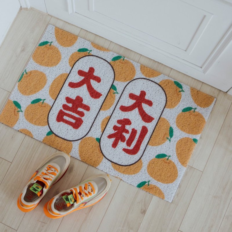 【預購】天天好吉利刮泥地墊-白底 - 地墊/地毯 - 聚酯纖維 多色