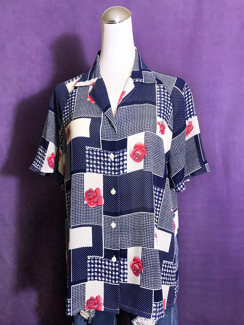 Rose geometric wide arc sleeve vintage shirt / abroad brought back VINTAGE