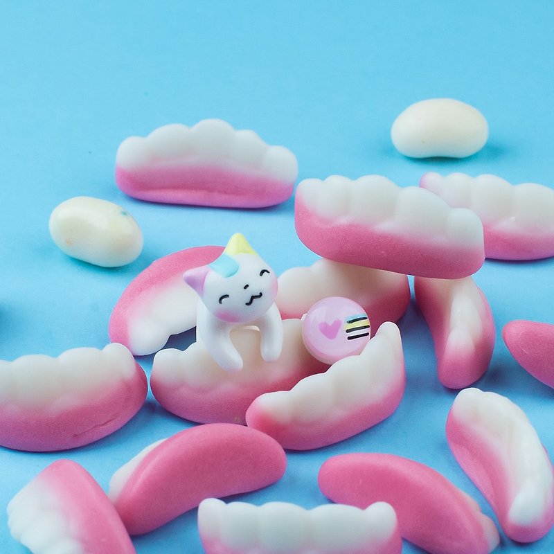 White/Strips Cat Earrings - Marshmallow Cat Earrings Polymer Clay - 耳環/耳夾 - 黏土 多色
